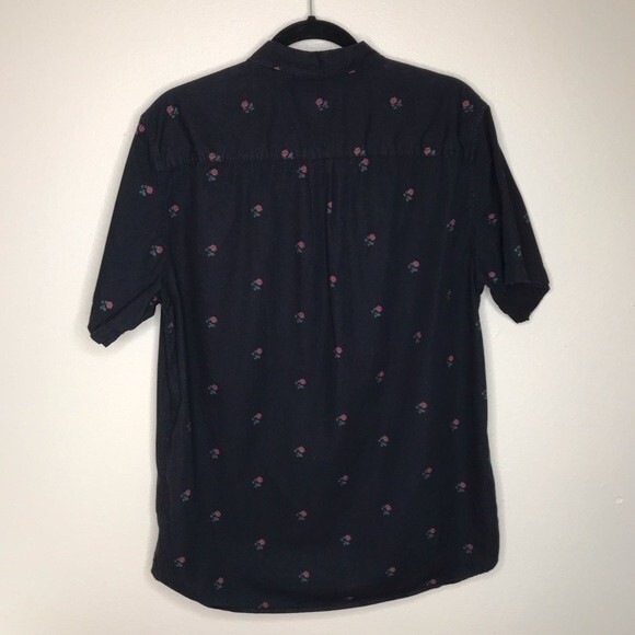 PacSun Short Sleeve Button Up Black Red Rose All Over Print Chest Pkt Men Large - Picture 4 of 12